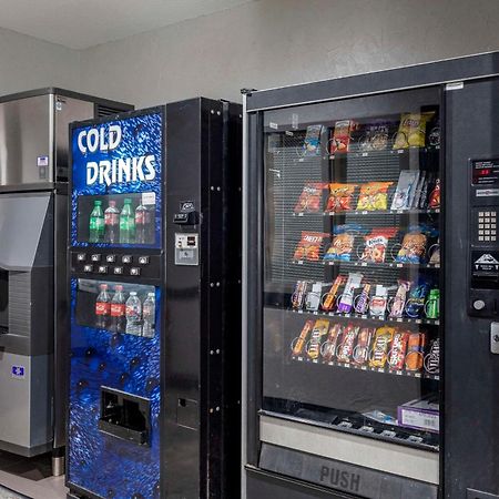 Quality Inn & Suites I-35 E-Walnut Hill Dallas Ngoại thất bức ảnh