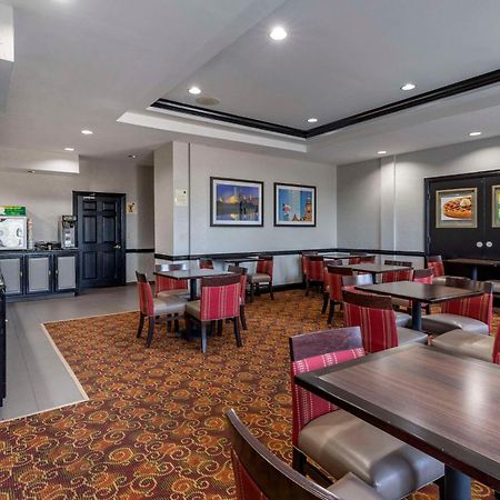 Quality Inn & Suites I-35 E-Walnut Hill Dallas Ngoại thất bức ảnh