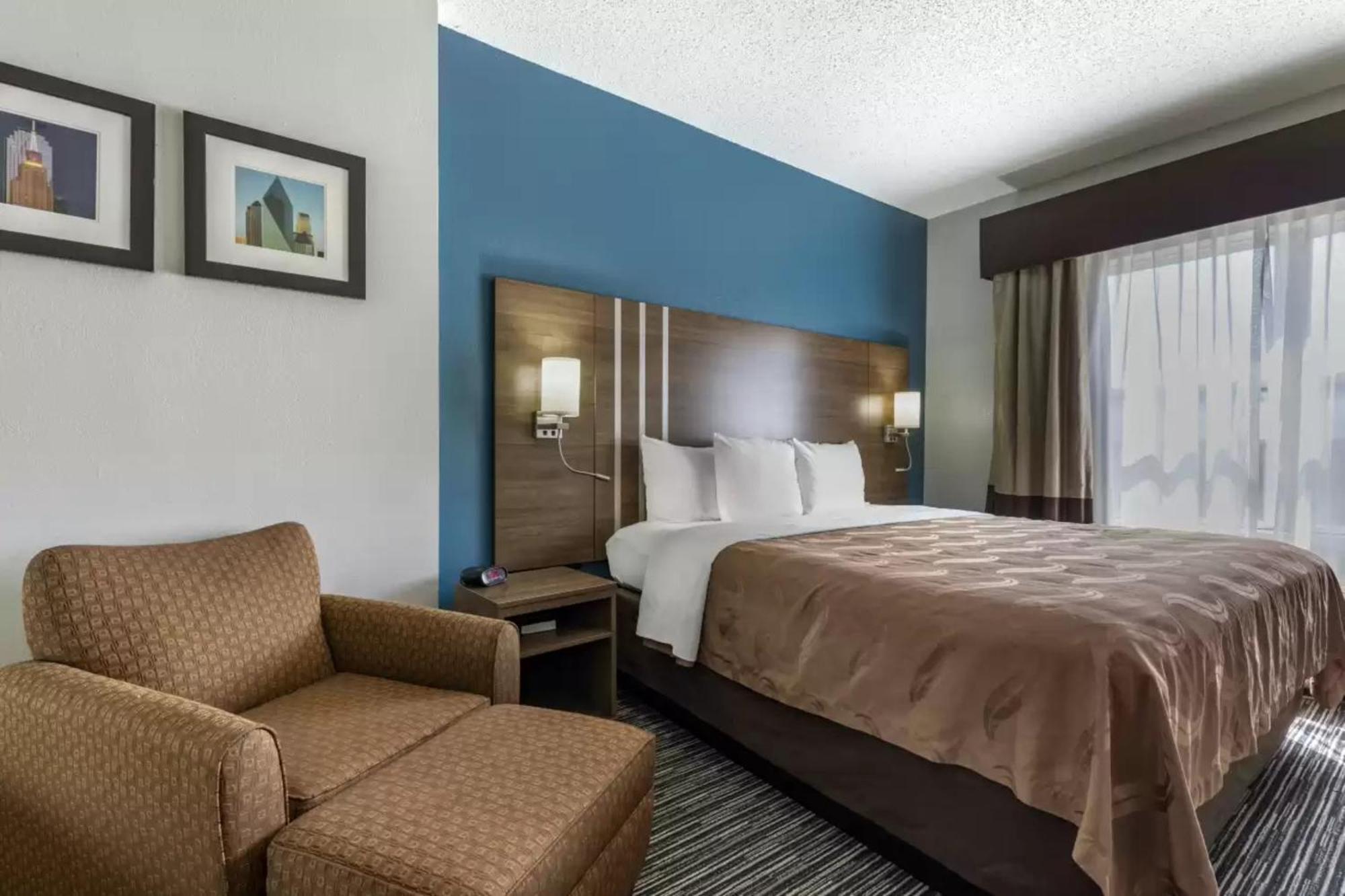Quality Inn & Suites I-35 E-Walnut Hill Dallas Ngoại thất bức ảnh