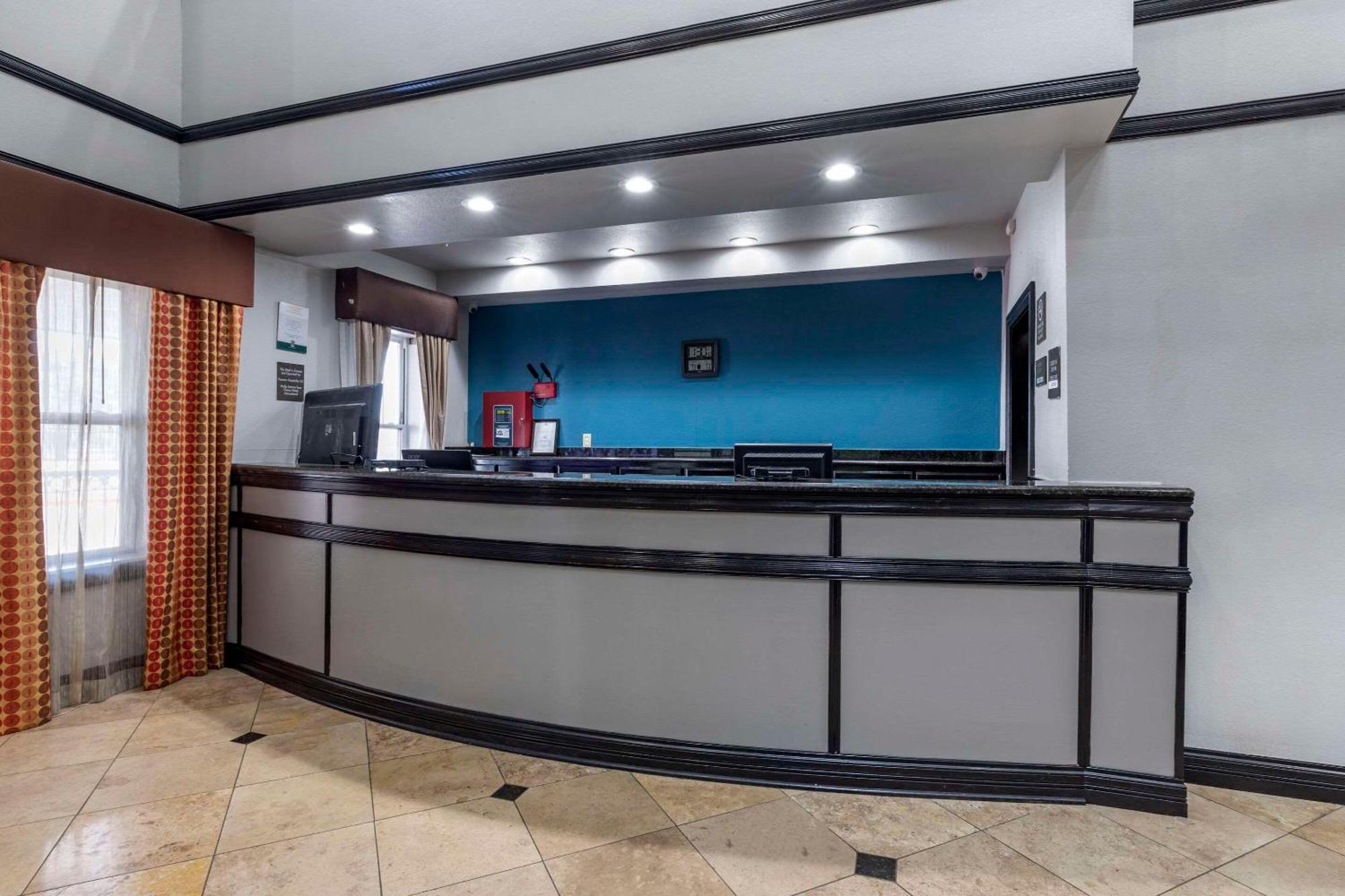 Quality Inn & Suites I-35 E-Walnut Hill Dallas Ngoại thất bức ảnh