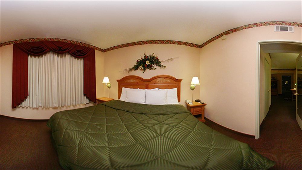 Quality Inn & Suites I-35 E-Walnut Hill Dallas Ngoại thất bức ảnh